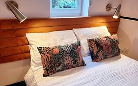 Gorgeous 2 Bedroom Sanctuary